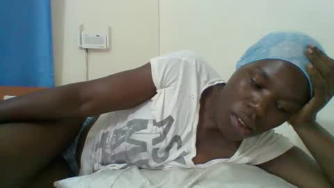 Snapshot of blacksexygal chatting on April 2026 07:05:02 PM SARAH online show from April 2026 07:05:02 PM