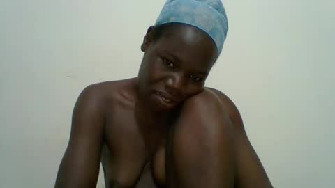 Snapshot of blacksexygal chatting on April 2026 07:28:02 AM SARAH online show from April 2026 07:28:02 AM