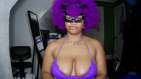 Queen Siren online show from December 2024 04:14:02 AM