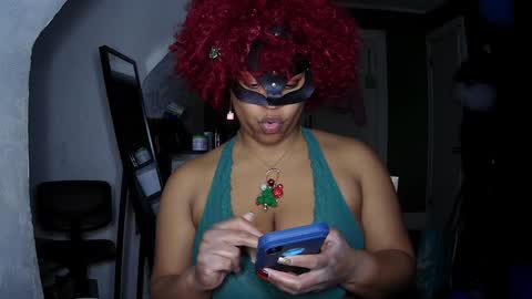 Queen Siren online show from December 2024 12:11:02 AM