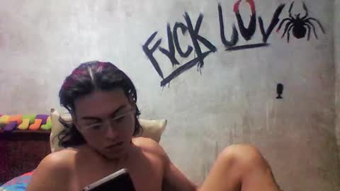 Snapshot of blade_sensual chatting on December 2025 06:19:01 AM blade_sensual online show from December 2025 06:19:01 AM