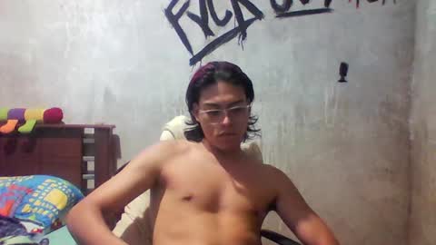 Snapshot of blade_sensual chatting on December 2025 04:51:01 AM blade_sensual online show from December 2025 04:51:01 AM