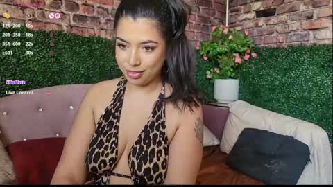 Snapshot of blairdarlingx chatting on April 2026 09:27:01 PM Blair Darling online show from April 2026 09:27:01 PM