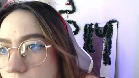 Snapshot of blairvicent chatting on December 2024 12:00:02 PM online show from December 2024 12:00:02 PM