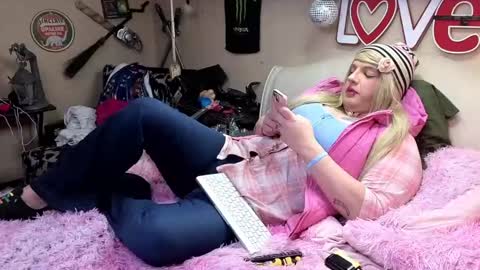 Snapshot of blakelytgirl chatting on January 2025 09:08:01 PM Blakely Morningstar online show from January 2025 09:08:01 PM