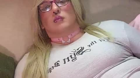 Snapshot of blakelytgirl chatting on February 2025 01:11:01 PM Blakely Morningstar online show from February 2025 01:11:01 PM