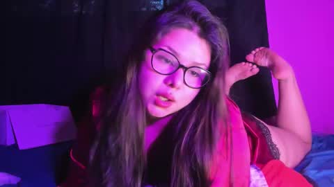 Pau online show from November 2025 12:03:01 PM