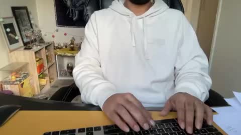 Snapshot of bleakshado chatting on June 2026 01:28:02 AM bleakshado online show from June 2026 01:28:02 AM