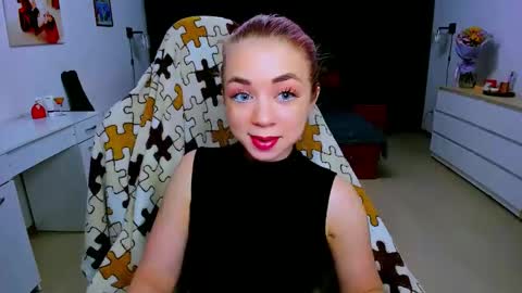 Nicole online show from February 2025 03:20:01 PM