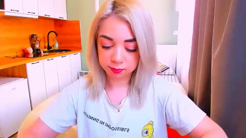 Nicole online show from February 2025 01:25:02 PM