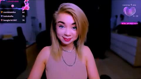 Nicole online show from November 2025 07:21:01 PM