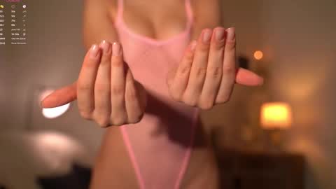 Scarlett NEXT LIVE  5AM gmt online show from November 2025 04:27:01 AM