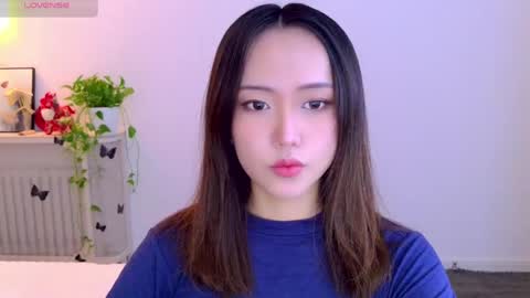 Snapshot of blon_kater chatting on May 2026 08:33:02 AM YoYo online show from May 2026 08:33:02 AM