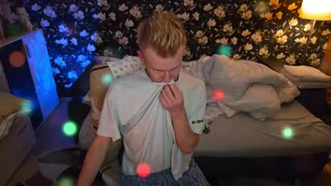 Snapshot of blond_boy69 chatting on May 2026 11:02:02 PM blond_boy69 online show from May 2026 11:02:02 PM