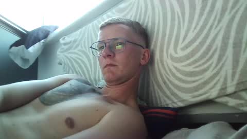Snapshot of blondapollonl chatting on June 2026 07:40:01 PM Apollo online show from June 2026 07:40:01 PM