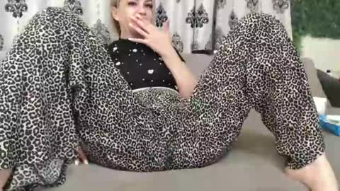 blonddaiana23 online show from April 2026 01:03:01 AM