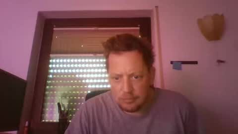 blonde32m online show from October 2025 06:45:01 AM