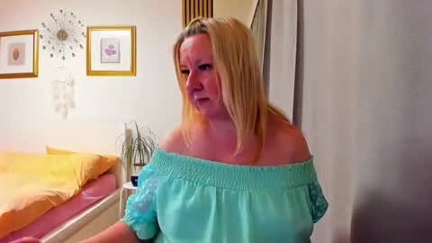 Nicole online show from February 2026 04:57:01 PM