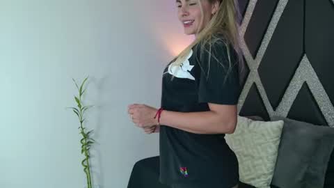 Snapshot of blonde_cat1515 chatting on June 2026 12:19:01 AM alejandra online show from June 2026 12:19:01 AM