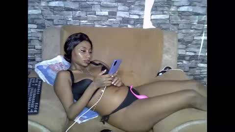 Snapshot of blonde_creamy chatting on April 2026 01:42:02 AM blonde_creamy online show from April 2026 01:42:02 AM