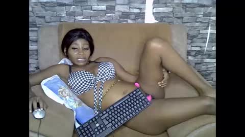 Snapshot of blonde_creamy chatting on April 2026 06:39:01 PM blonde_creamy online show from April 2026 06:39:01 PM