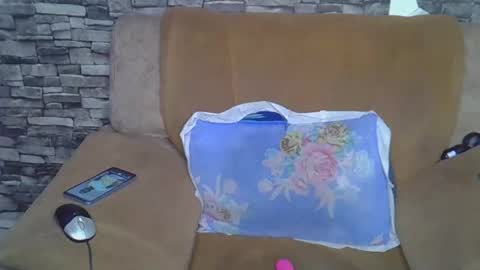 Snapshot of blonde_creamy chatting on April 2026 11:21:01 PM blonde_creamy online show from April 2026 11:21:01 PM