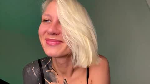 Snapshot of blonde_fuck_couple chatting on May 2026 12:19:01 AM blonde_fuck_couple online show from May 2026 12:19:01 AM