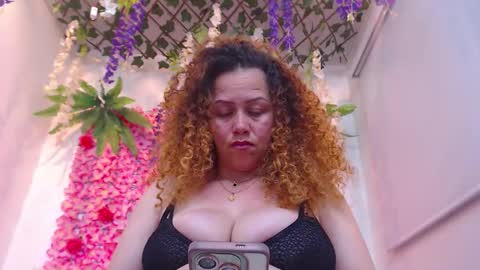 blonde_squirt_ online show from February 2026 10:28:02 PM