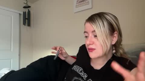 Snapshot of blondebunny999 chatting on February 2026 11:38:01 PM blondebunny999 online show from February 2026 11:38:01 PM