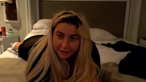 Snapshot of blondedolltia chatting on January 2026 06:44:02 PM blondedolltia online show from January 2026 06:44:02 PM