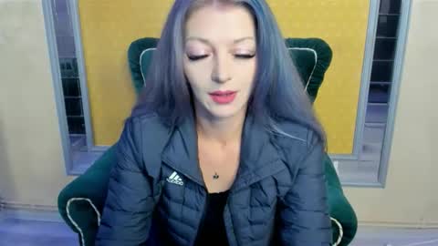 Tina online show from September 2025 10:33:02 PM