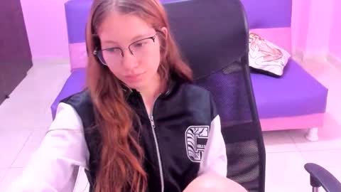 Snapshot of blondie_dirty_squirt chatting on April 2026 11:49:02 AM blondie_dirty_squirt online show from April 2026 11:49:02 AM