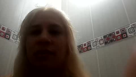 Snapshot of blondie_seex chatting on November 2025 02:45:02 AM Blondie online show from November 2025 02:45:02 AM