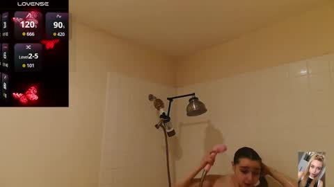 Snapshot of blondiebubblebooty chatting on February 2026 03:24:01 AM Bubbles online show from February 2026 03:24:01 AM