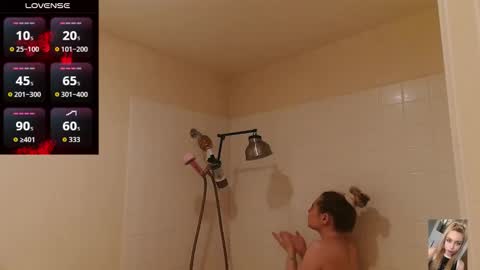 Snapshot of blondiebubblebooty chatting on March 2026 03:01:01 AM Bubbles online show from March 2026 03:01:01 AM