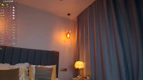 Mia online show from September 2025 11:27:02 PM