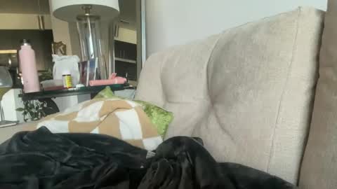 IM TRYNG online show from December 2025 07:32:01 PM