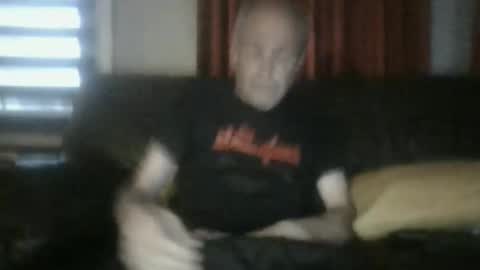 bloody52 online show from April 2026 07:28:02 PM