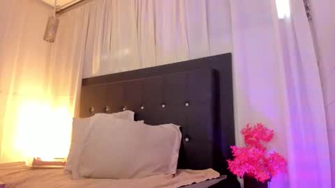 Snapshot of bloom_bbc chatting on November 2025 01:22:01 PM bloom_bbc online show from November 2025 01:22:01 PM