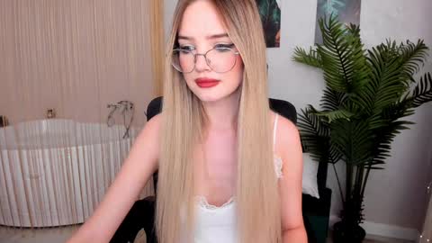 Sophia online show from February 2025 02:11:02 AM