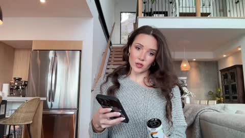 Emma Bloom online show from January 2026 08:33:01 PM