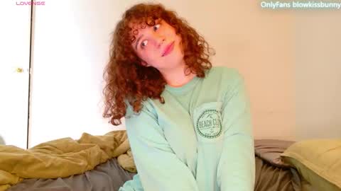 Blow Kiss Bunny online show from April 2026 07:12:02 PM