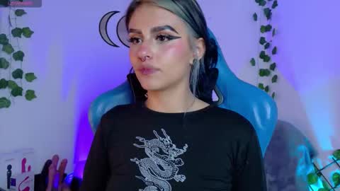 Snapshot of blue_kittenn chatting on September 2025 05:53:02 AM blue_kittenn online show from September 2025 05:53:02 AM