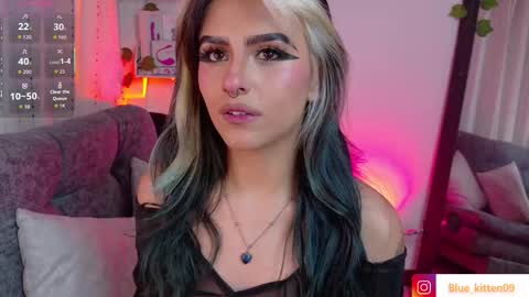 Snapshot of blue_kittenn chatting on November 2025 04:37:02 AM blue_kittenn online show from November 2025 04:37:02 AM