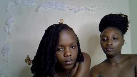 blue_savagee online show from December 2025 10:16:02 PM