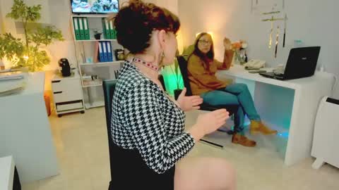 bluediamondsdreams online show from November 2025 07:02:02 PM