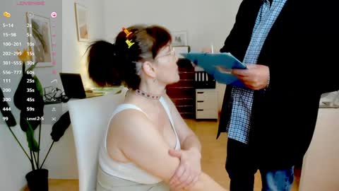 Snapshot of bluediamondsdreams chatting on February 2026 01:15:01 PM bluediamondsdreams online show from February 2026 01:15:01 PM