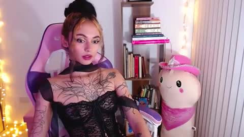 Im Abril .. Nice to meet you  thumb up me please its important  INDEPENDENT MODEL online show from September 2025 01:51:02 AM