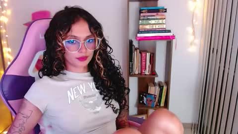 Snapshot of bluee_v chatting on April 2026 02:27:02 AM Im Abril .. Nice to meet you thumb up me please its important INDEPENDENT MODEL online show from April 2026 02:27:02 AM