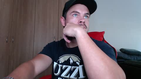 blueeyeboy0 online show from January 2025 12:35:02 PM